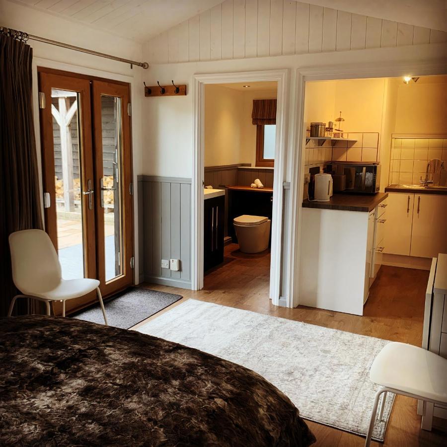 Hascombe Accommodation Екстериор снимка