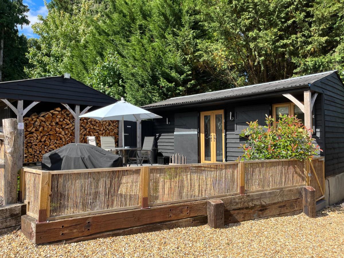 Hascombe Accommodation Екстериор снимка